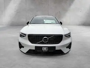 Volvo XC40 T5 Ultimate Dark Recharge Plug-In Hybrid 2WD Bild 2
