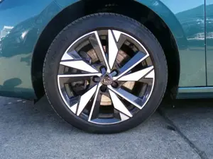 Peugeot 308 SW Active Pack PHEV 180 Anhängerkupplung! Bild 3