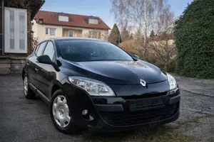 Renault Megane (Sommer + Winterreifen) Tomtom Edition