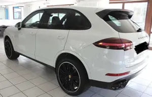 Porsche Cayenne Bild 2