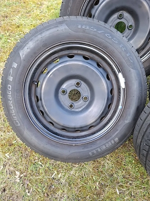 4 Sommerreifen 185 65 R15 88T Pirelli auf Stahlfelge