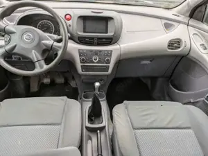 Nissan Almera Tino Basis Bild 3