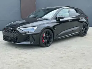 Audi RS3 Sportback DCC/PANO/ 360°/HUD/MATRIX/SONOS