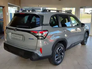 Subaru Forester 2.0 ie 100 kW AWD Active Bild 5