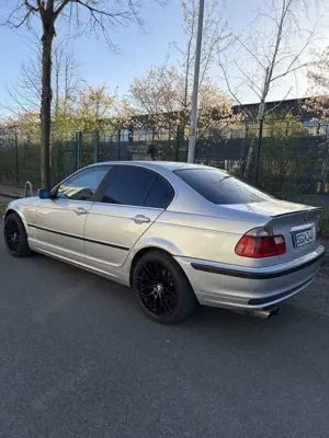 BMW 320 320i