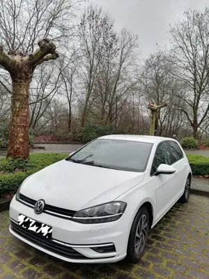 Volkswagen Golf Golf VII TSI 1.0 DSG TÜV bis 2027