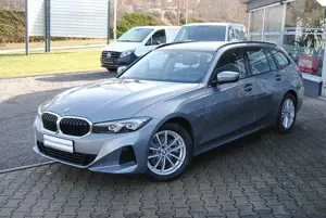 BMW 330 e Touring Automatic.LC-Prof.HUD.PDC.Sitzh.