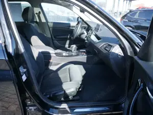 BMW 120 i Sport Line HGSD NAVI W-LAN FACEL. LED Bild 2