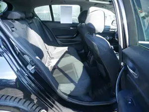 BMW 120 i Sport Line HGSD NAVI W-LAN FACEL. LED Bild 4