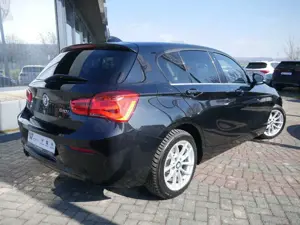 BMW 120 i Sport Line HGSD NAVI W-LAN FACEL. LED Bild 3