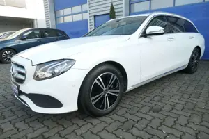 Mercedes-Benz E 220 d T-Modell Avantgarde LED Kamera Top Zustand
