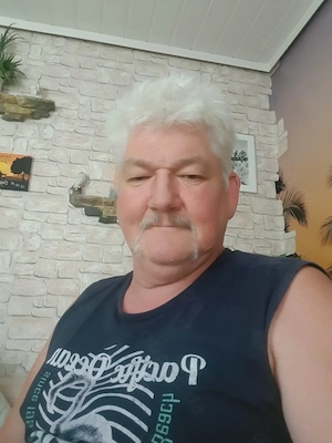 Suche...bi, gay für heiße Stunden