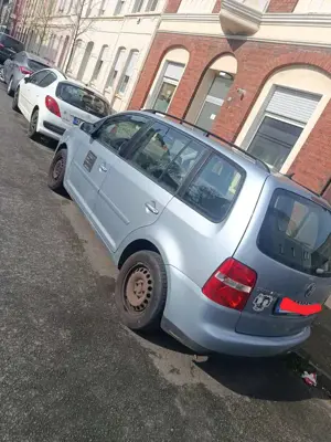 Volkswagen Touran Touran 1.6 FSI Highline