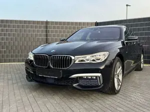 BMW 750 i xDrive M-SPORT*LASER*HUD*CAM*BOWERSWILKINS
