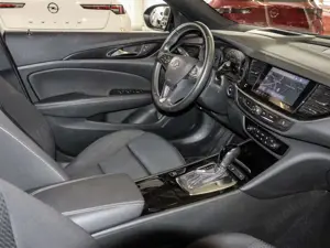 Opel Insignia ST Business Edition Automatik*Navi*SHZ* Bild 3