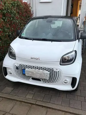 smart forTwo smart fortwo coupe EQ passion Bild 2