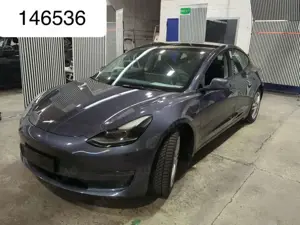 Tesla Model 3 Dual Motor AWD Wärmepumpe Autopilot