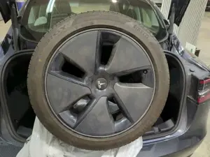 Tesla Model 3 Dual Motor AWD Wärmepumpe Autopilot Bild 4