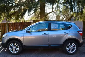 Nissan Qashqai 2,0 Allradantrieb!Automatik!AHK TÜV Neu! Bild 2