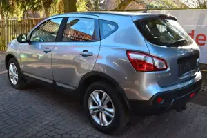 Nissan Qashqai 2,0 Allradantrieb!Automatik!AHK TÜV Neu! Bild 5
