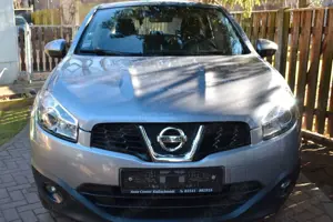 Nissan Qashqai 2,0 Allradantrieb!Automatik!AHK TÜV Neu! Bild 4
