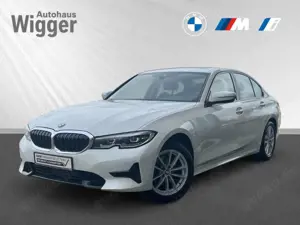 BMW 320 d Sport Line xDrive Limousine/Panodach/Navi