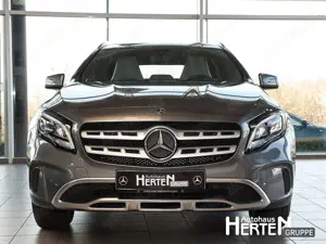 Mercedes-Benz GLA 200 URBAN+LED+AHK+NAVI GARMIN+RÜCKFAHRKAM. Bild 2