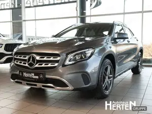 Mercedes-Benz GLA 200 URBAN+LED+AHK+NAVI GARMIN+RÜCKFAHRKAM.