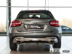 Mercedes-Benz GLA 200 URBAN+LED+AHK+NAVI GARMIN+RÜCKFAHRKAM. Bild 4