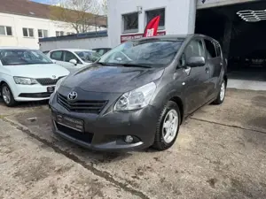 Toyota Verso 1.8l*LIFE*ALU*2.HAND*KAMERA*AHK*SHZ*AUTOM*