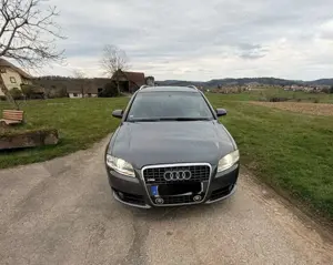 Audi A4 Avant 2.0 T FSI quattro tiptronic Sline Bild 2