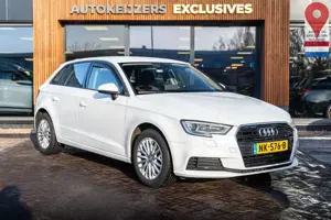 Audi A3 Sportback 1.0 TFSI Koplampreiniging klima 16"