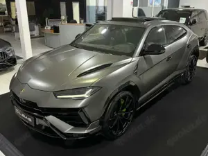 Lamborghini Urus *StylePack*CARBON*360*HUD*23ZOLL*PANO*SOFT