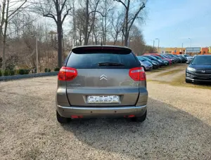 Citroen C4 Picasso Tendance 1.6*Klimaaut*8xLMF*PDC*Temp* Bild 4