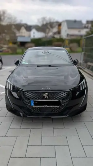 Peugeot 208 PureTech 130 EAT8