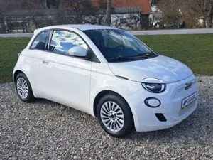 Fiat 500e Action