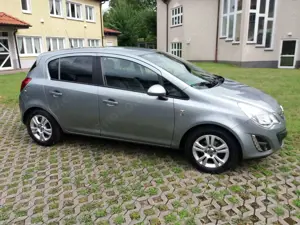 Opel Corsa 1.4 16V 150 Jahre