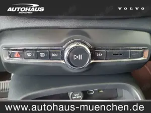 Volvo XC40 XC 40 Plus Dark 2WD Bluetooth Vollleder Klima
