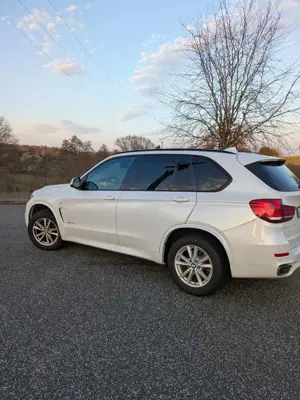 BMW X5 | M-Paket | 2 Hd | AHK | Pano | Head up | 8fach