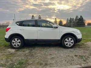 Nissan Qashqai Acenta 4X4 2,0 BenzinPanorama Bild 4
