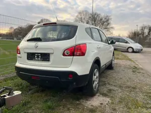 Nissan Qashqai Acenta 4X4 2,0 BenzinPanorama Bild 5