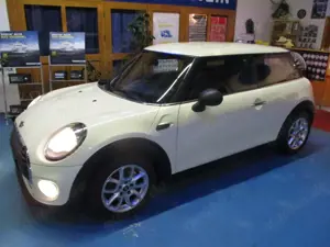 MINI One MINI 3-TÜRER First,Navi,Alu 16 Zoll,Top Zustand