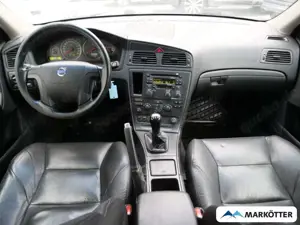 Volvo V70 2.4D Standheizung/ TÜV bis Juli 2026 Bild 5