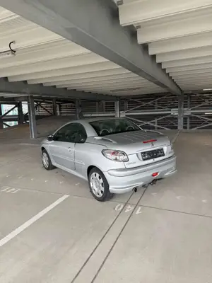 Peugeot 206 CC 110 Quiksilver Bild 3