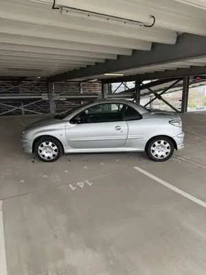 Peugeot 206 CC 110 Quiksilver Bild 2