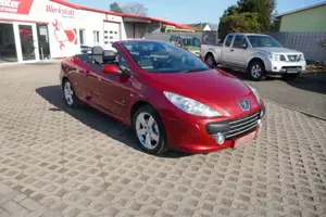 Peugeot 307 CC JBL HDi FAP 135 PDC  KLIMA Bild 3