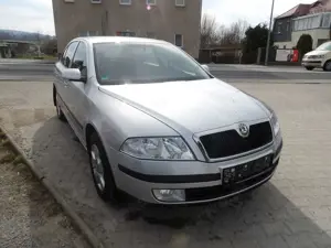 Skoda Octavia Octavia II 1.6 Elegance Klima Sitzheiz. HU AU Neu