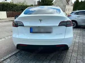 Tesla Model Y Model Y Long Range Dual Motor AWD Bild 2