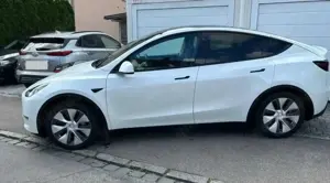 Tesla Model Y Model Y Long Range Dual Motor AWD Bild 4