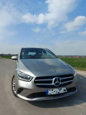 Mercedes-Benz B 180 B-Klasse 7G-DCT Edition 2020